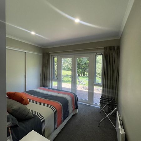 Guest Wing In Richmond Downs Apartment Walton Екстериор снимка